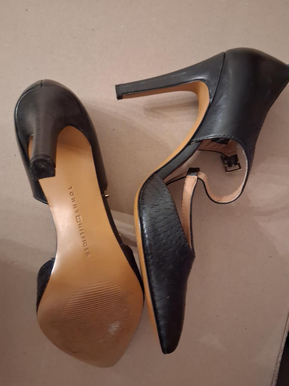 Tommy Hilfiger pumps