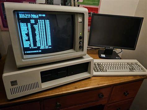IBM 5160 PC XT  WERKRND ONC BEELDSCHERM TOETSENBORD EN MUIS UIT '83