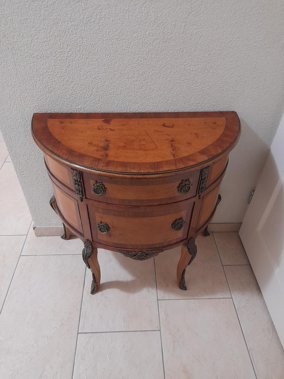 Mooie antieke sidetable (in goede staat) 77 x 38 x 72H
