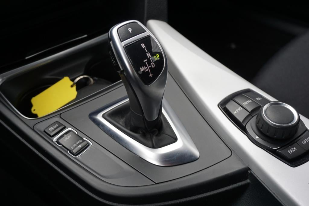 BMW 3-serie 320i automaat - airco / cruise / elektr. ramen / nap