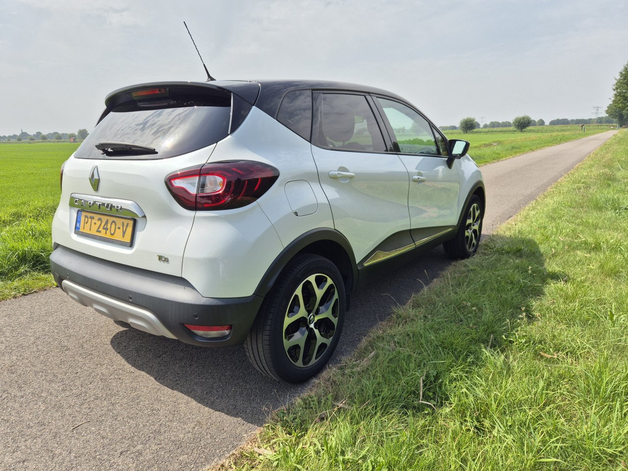 Renault Captur 0.9 TCe Intens 2017, wit met zwart dak