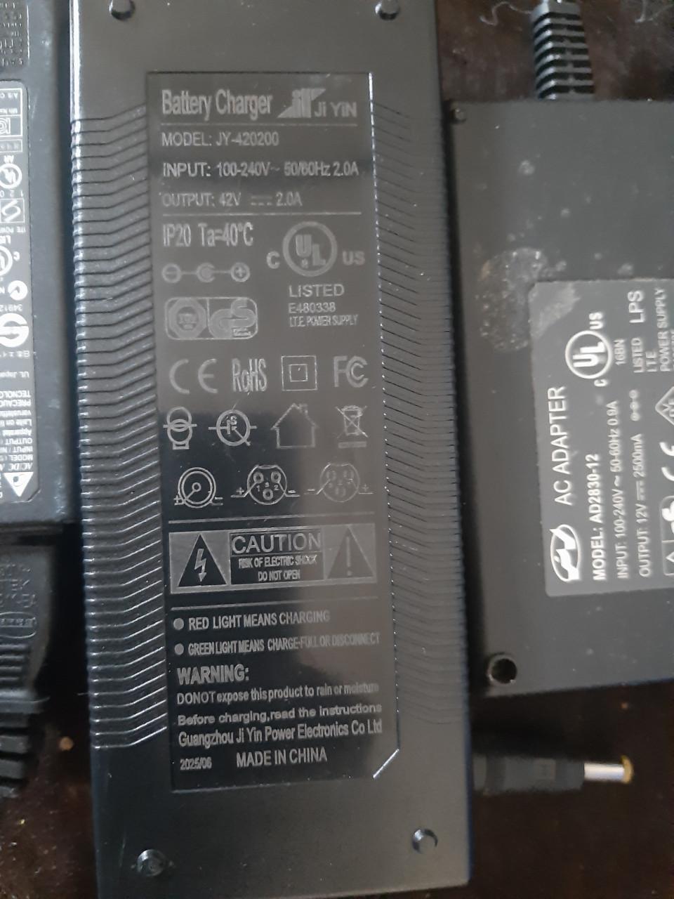 Fiets en laptop laders verschildende voltate en Amp en plug