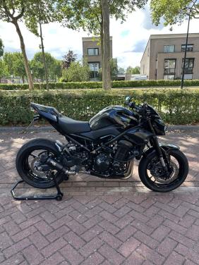 Kawasaki Z900 2025