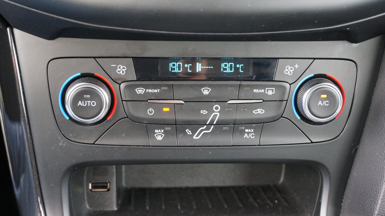 Ford Focus Wagon 1.5 Titanium rijklaar incl garantie