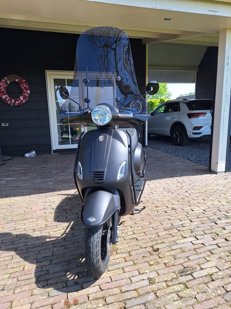 BTC Riva Felice scooter matzwart 2021