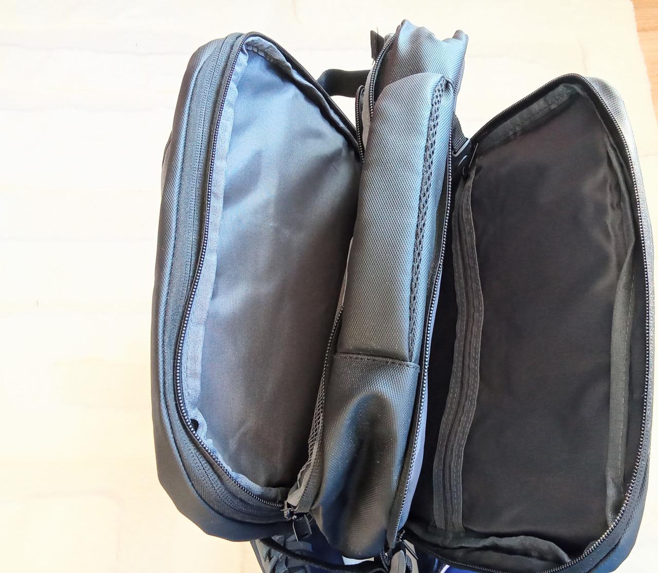 Nieuwe Rugtas, zwart met heel veel vakken en ritsen