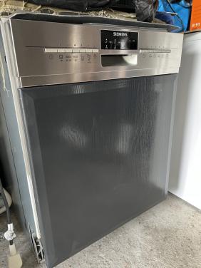 Siemens inbouw Vaatwasser met bestek lade 83x60 cm.