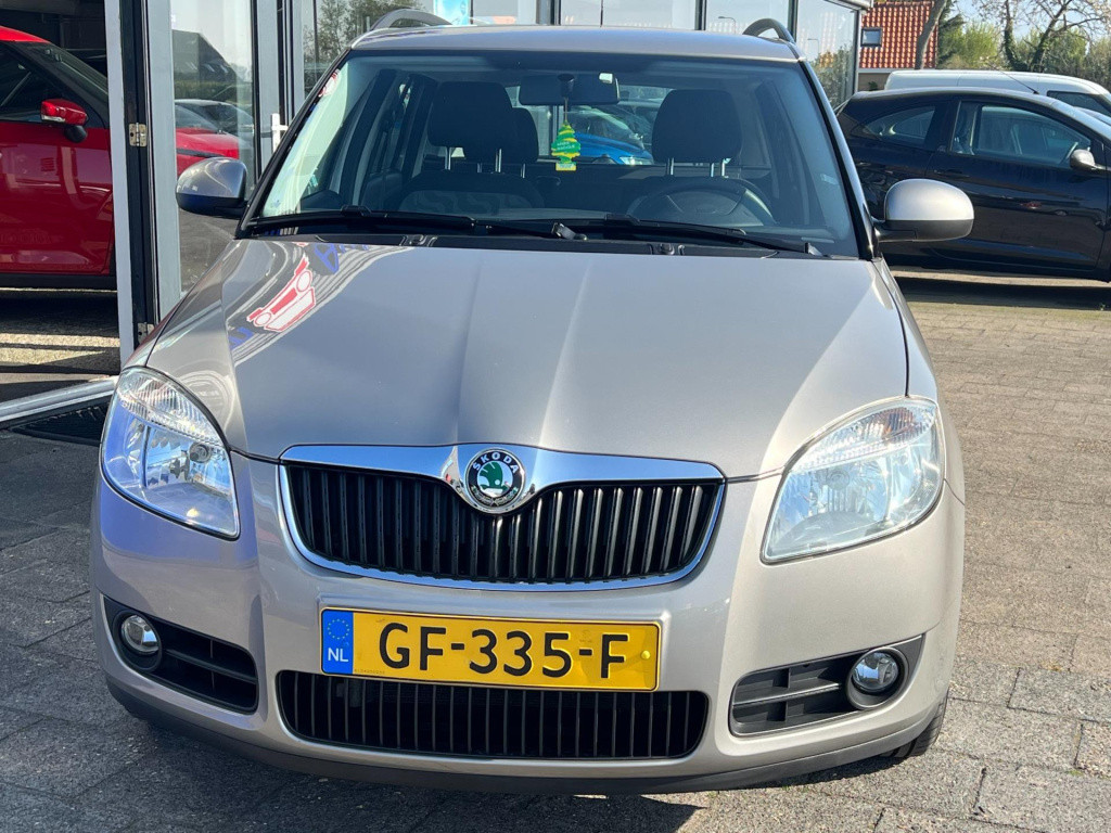 Skoda Fabia combi 1.4-16v ambition business line, airco, trekhaak enz...