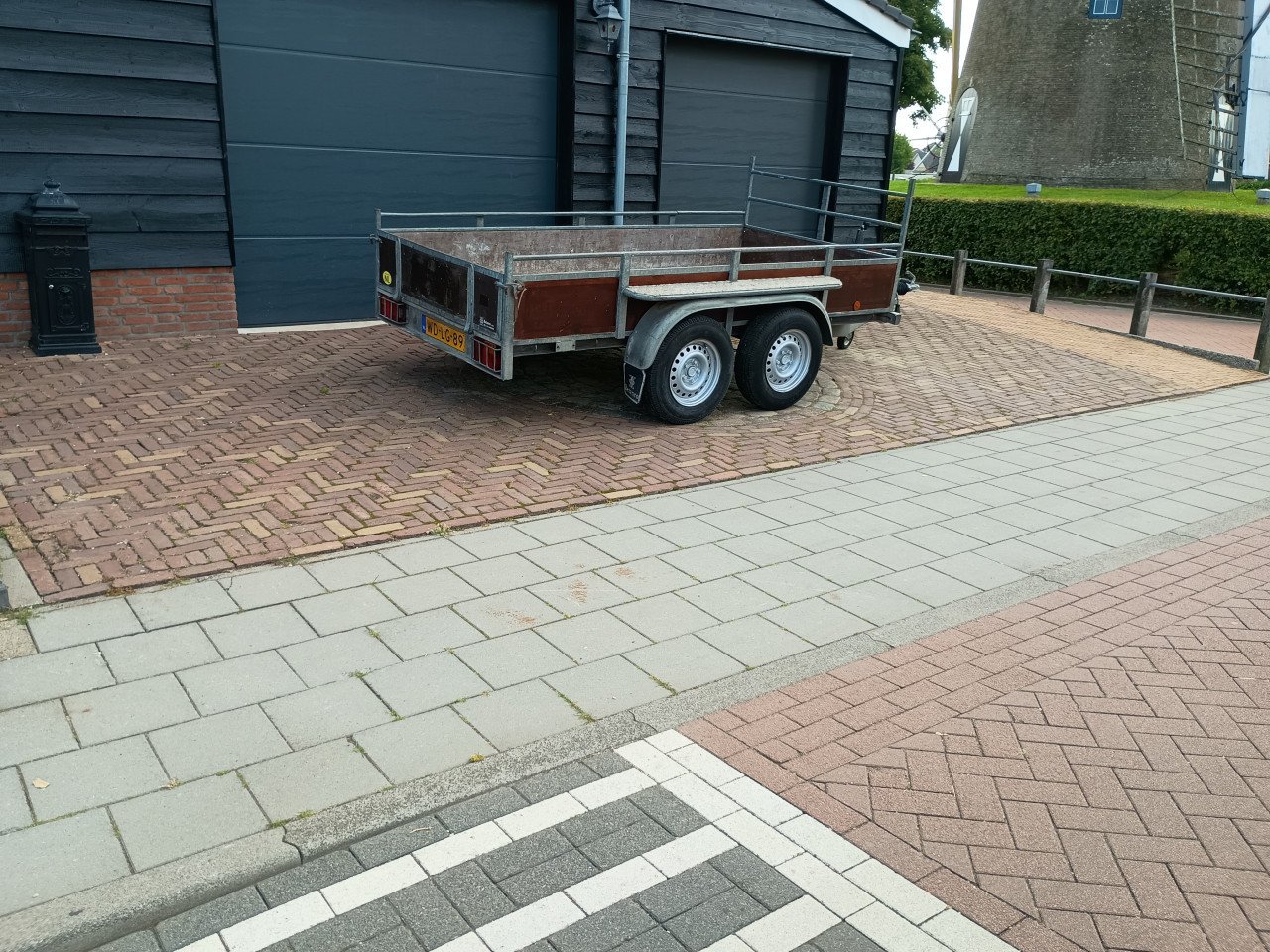 Te koop 2700KG bakwagen 305x150