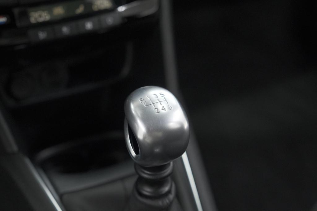 Peugeot 208 puretech 110 tech edition | camera | apple carplay | parkeersen