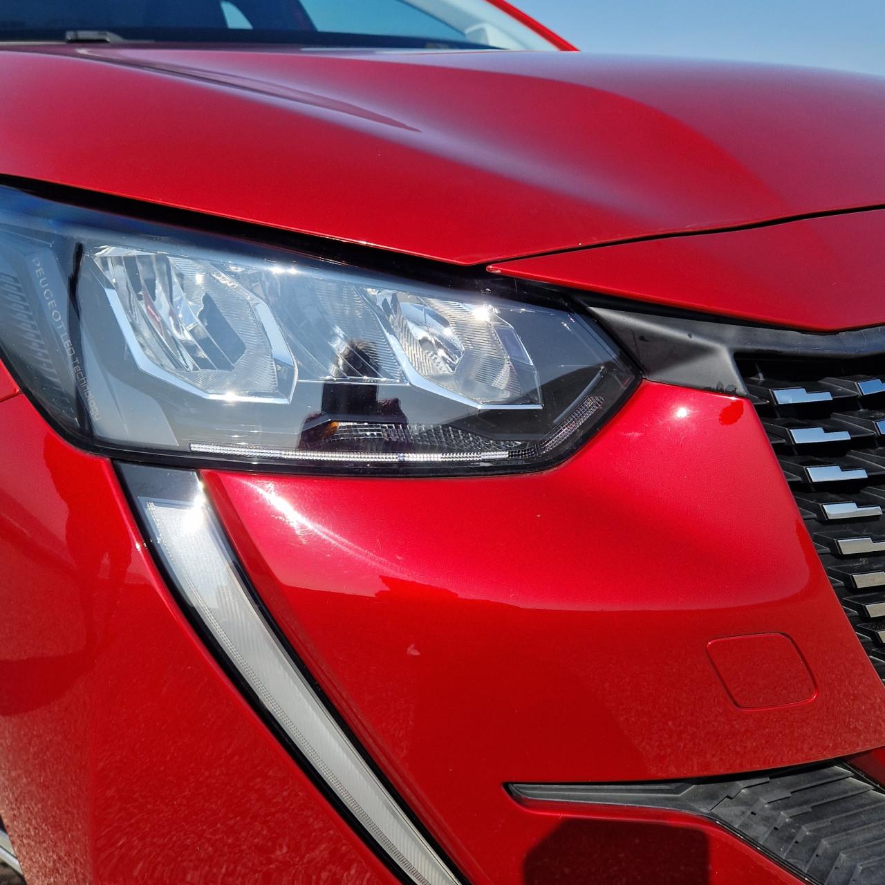 Te koop mooie peugeot 208 rood