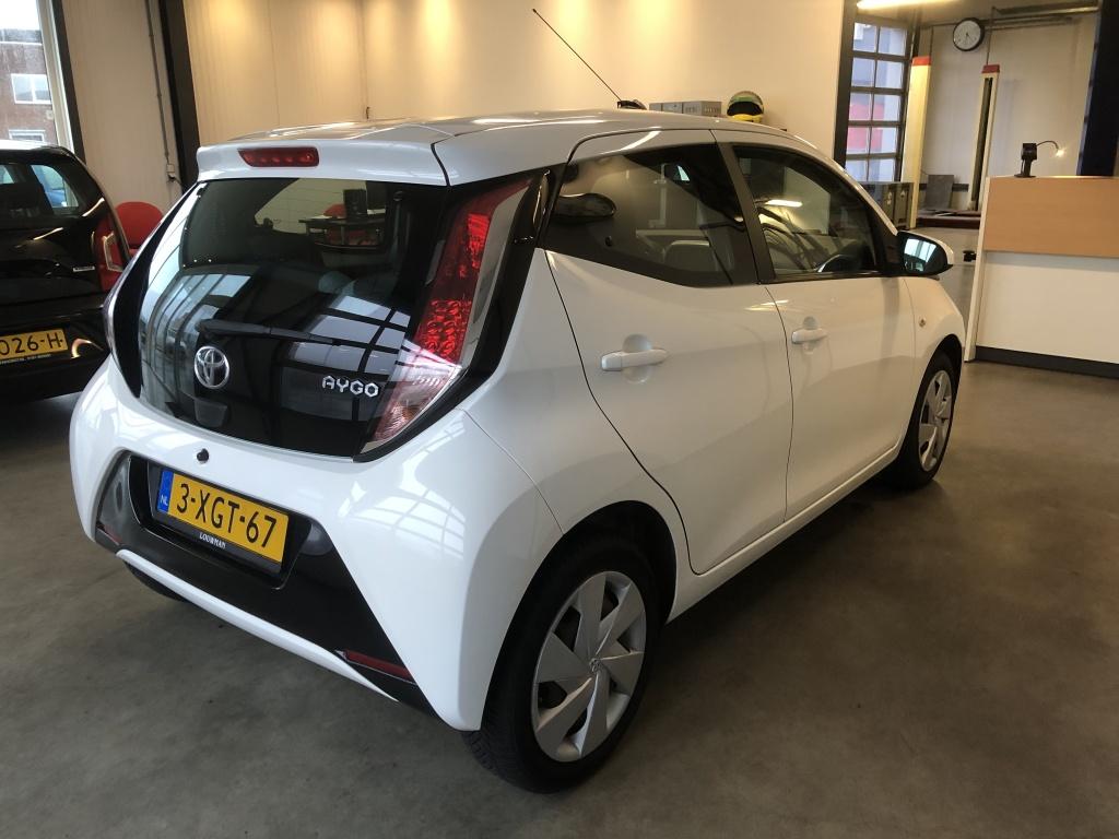 Toyota Aygo 1.0 vvt-i x-play