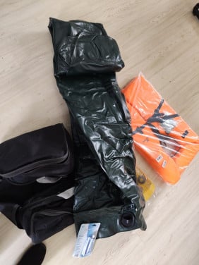 Opblaasboot max 240 kg, incl. peddels, pomp, 3x reddingsvest