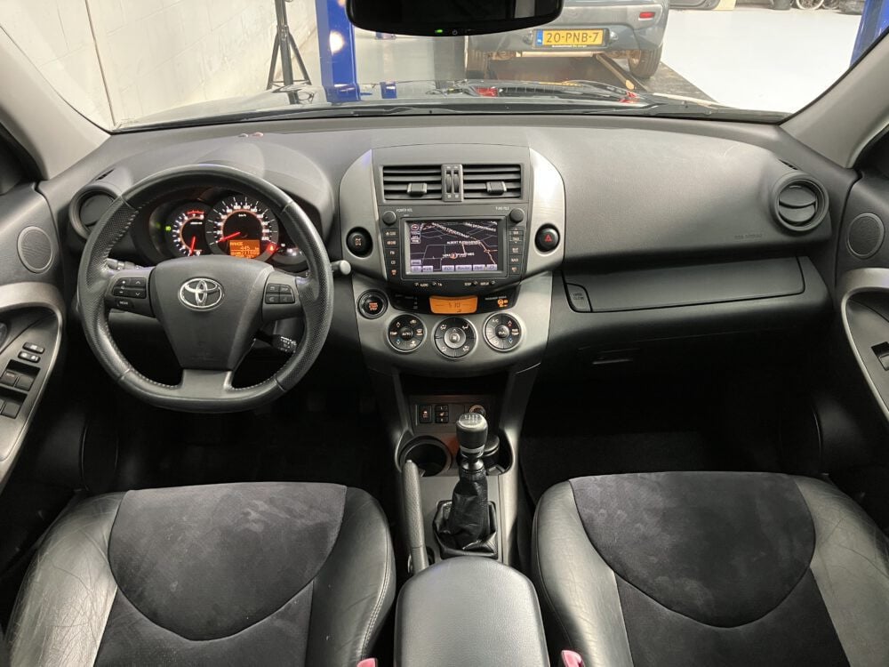 Toyota RAV4 2.0 VVTi Executive Business