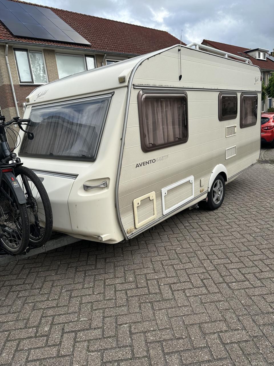 Avento 445 TF Jubilee 2004 Frans bed mover voortent