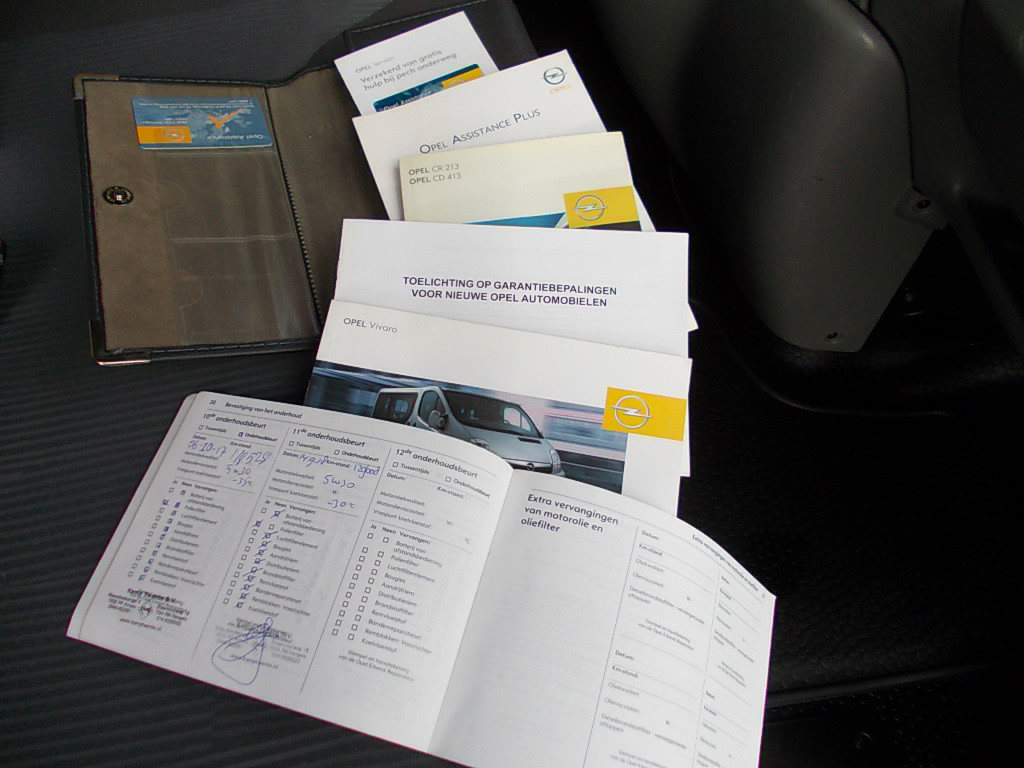 Opel Vivaro 2.0 cdti l2h1 airco, trekhaak 163000 km!!