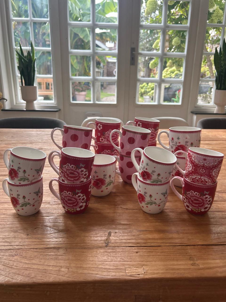 Room Seven Winter Poppy servies – Zeer uitgebreide high tea set