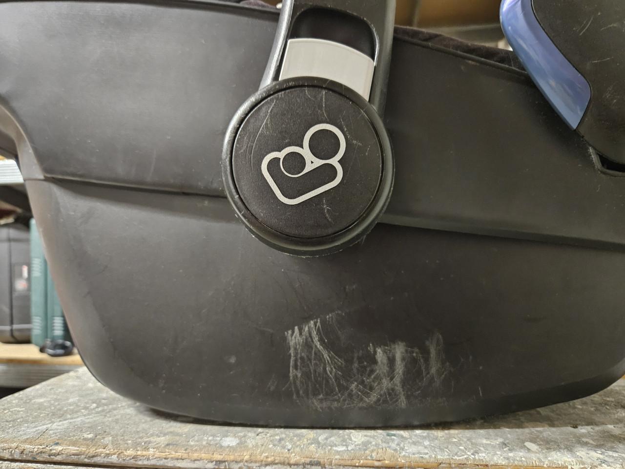 Maxi Cosi Pebble + Familyfix base