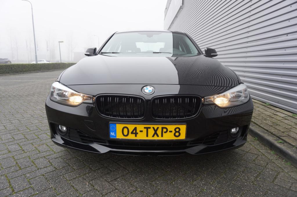 BMW 3-serie 320i automaat - airco / cruise / elektr. ramen / nap