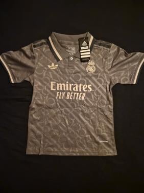 Voetbal Broek en Shirt Real Madrid MT:22