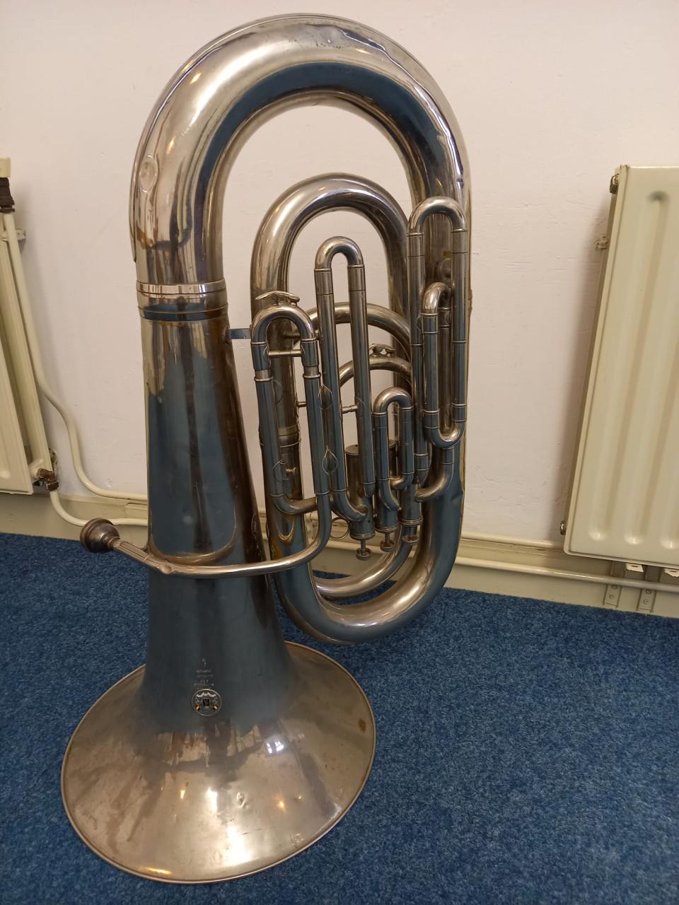 Tuba