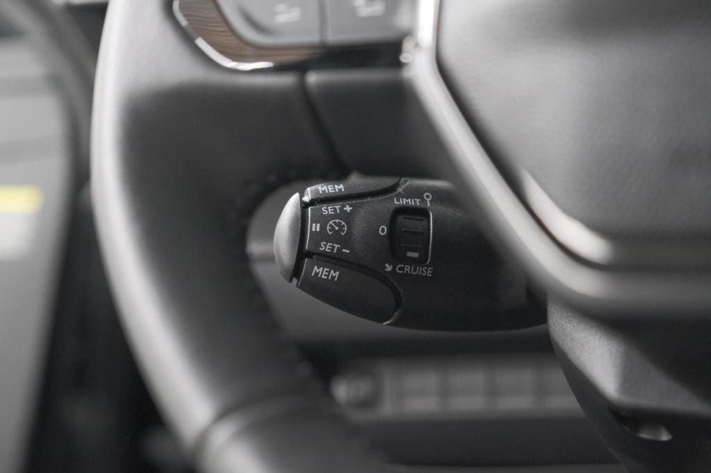 Peugeot 208 puretech 100 allure | apple carplay | parkeersensoren | climate