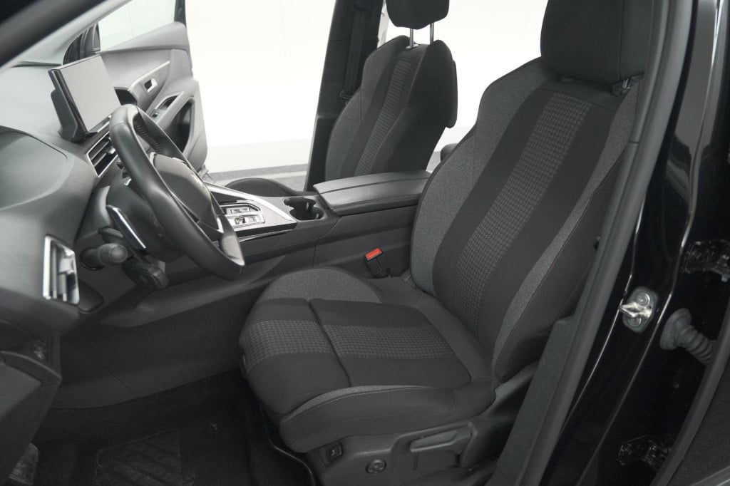 Peugeot 5008 puretech 130 eat8 active | 7 zitplaatsen | camera | navigatie 