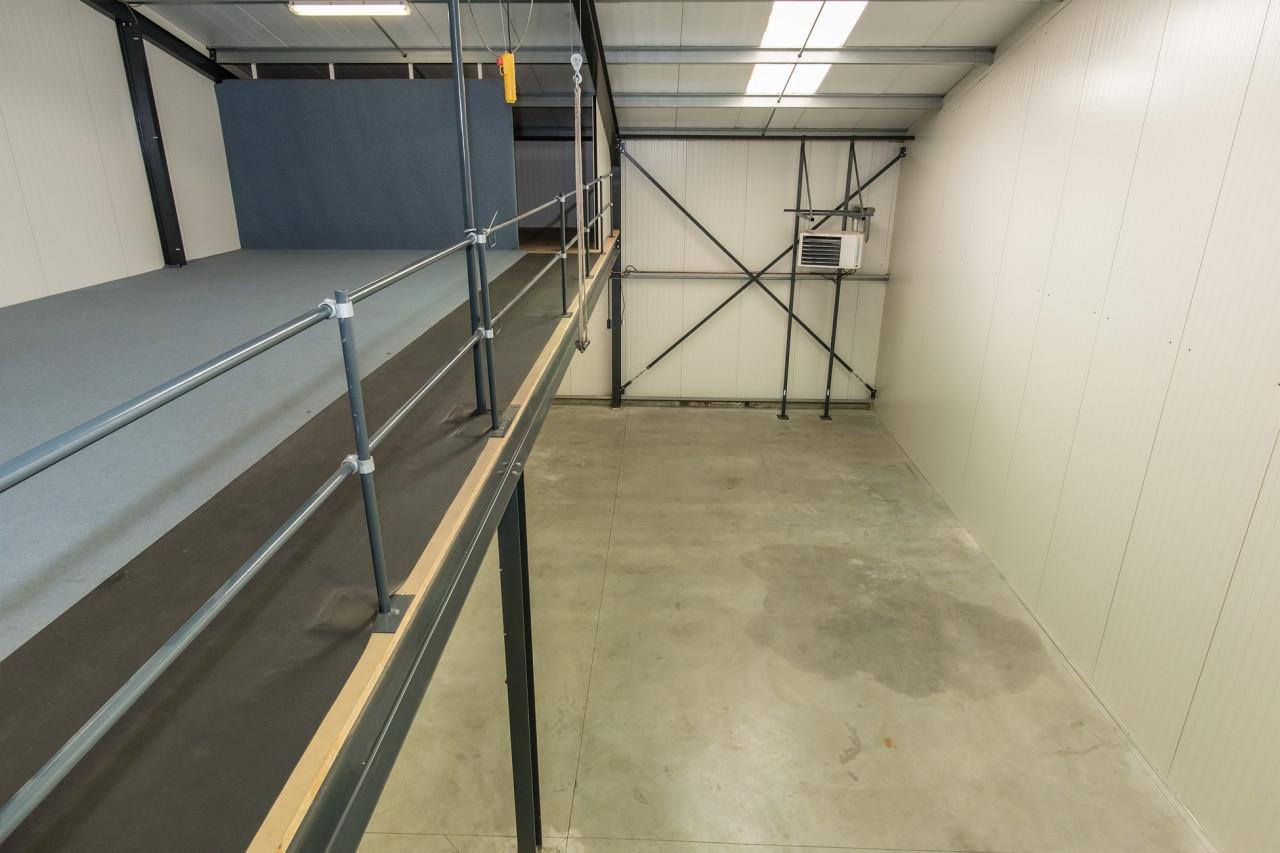 TE HUUR: Ruime loods - 200m2 - Bedrijventerrein Cruijckelcreke