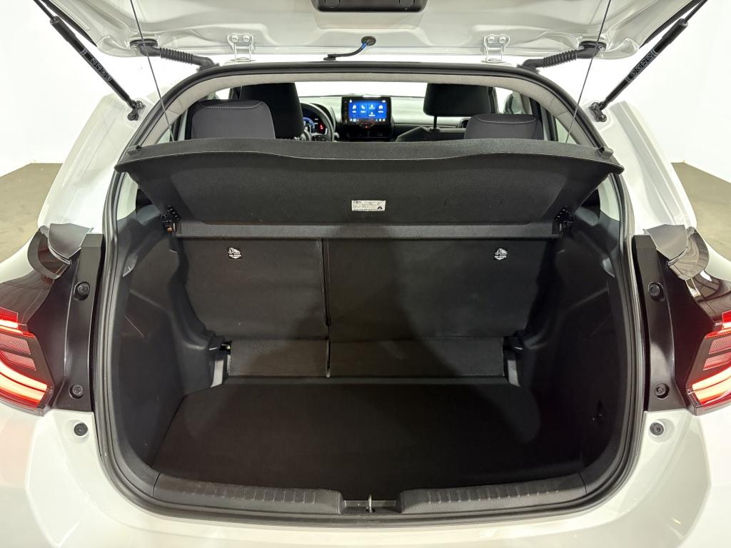Toyota Yaris 1.5 hyb. 115 first edition | pdc |