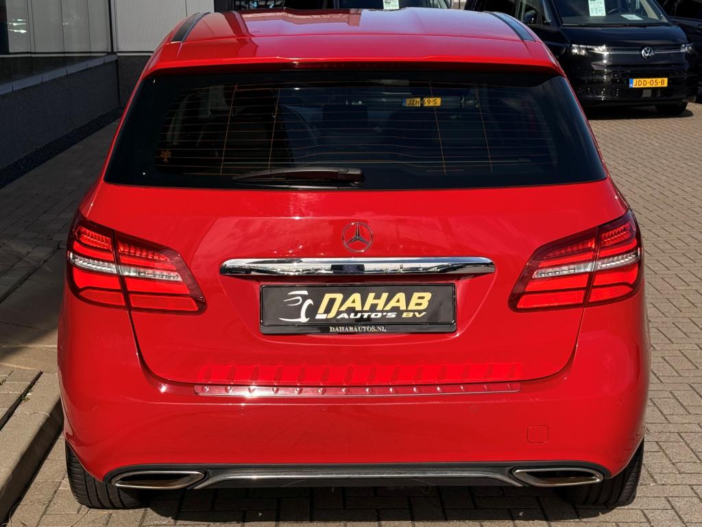 Mercedes-Benz B-Klasse b180 | navi | half leder | stoelverwarming | trekhaa