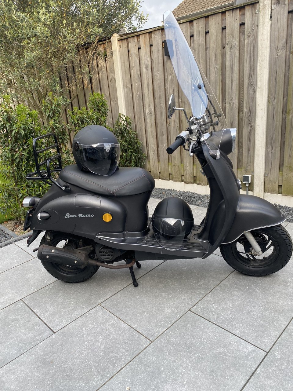 Te koop 'gebruikte scooter' Santini San Remo