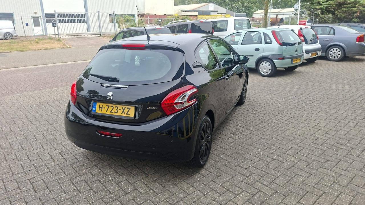 Peugeot 208 1.2 VTI Active 3deurs bj:2013 airco apk 5-2027 i.z.g.st