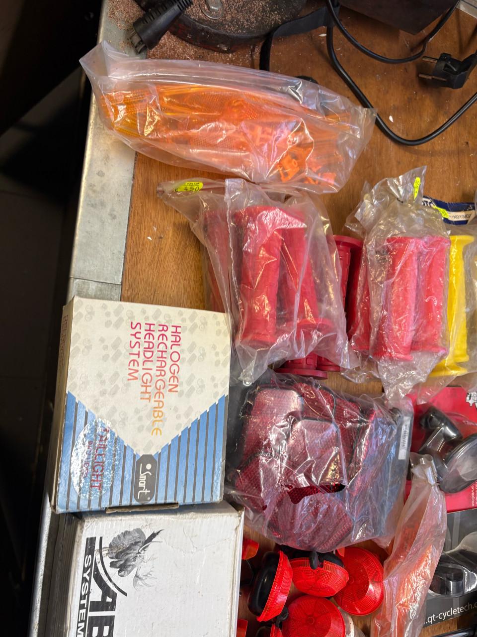 Partij fietsonderdelen