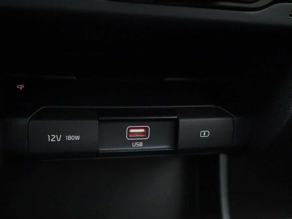 Kia E-niro executiveline 64 kwh | automaat | apple carplay / android auto |