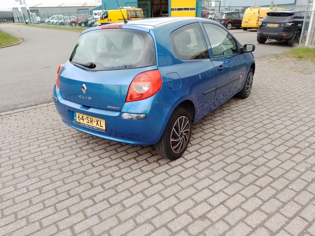 Renault Clio 1.2-16v authentique