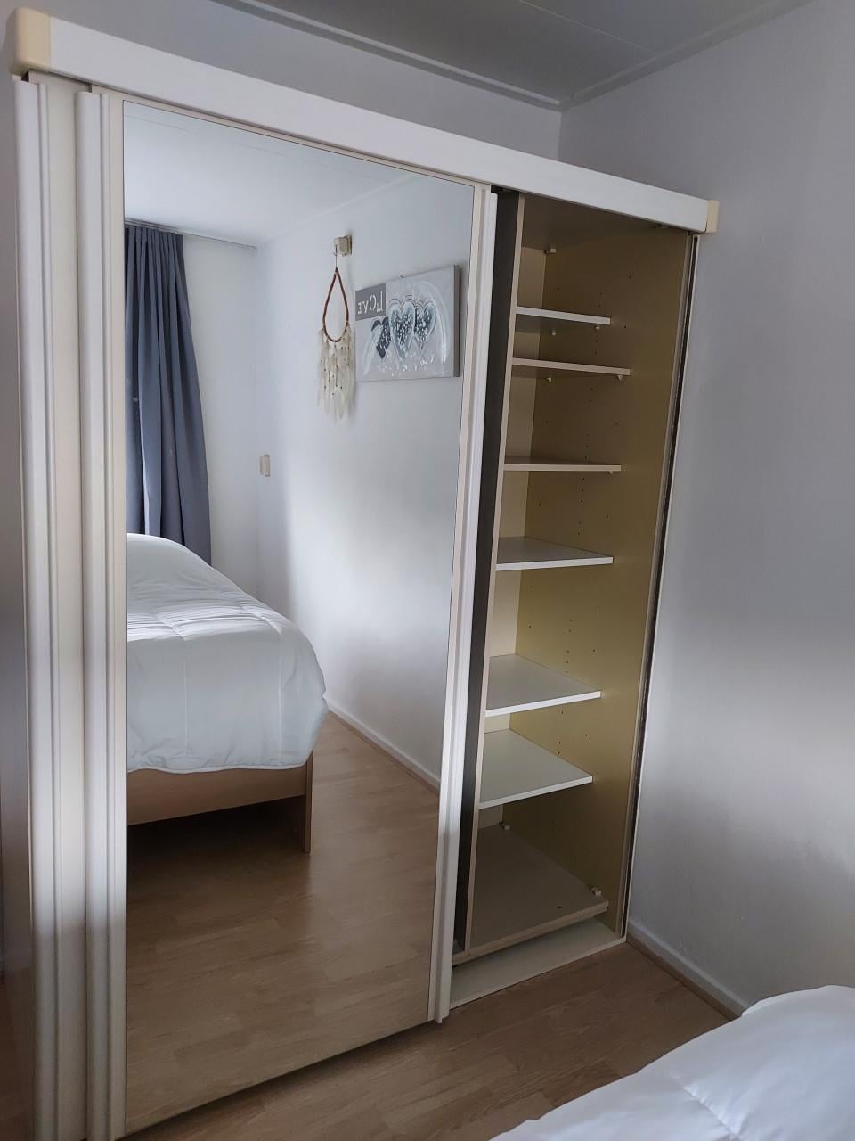 Kledingkast wit gratis