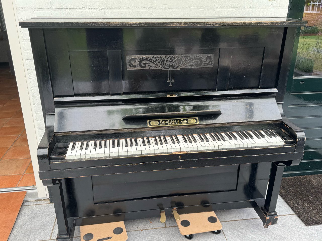 Antieke piano, gratis af te halen