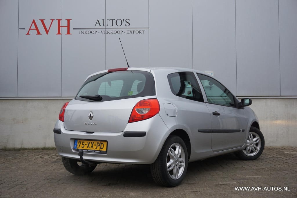 Renault Clio 1.2-16v business line