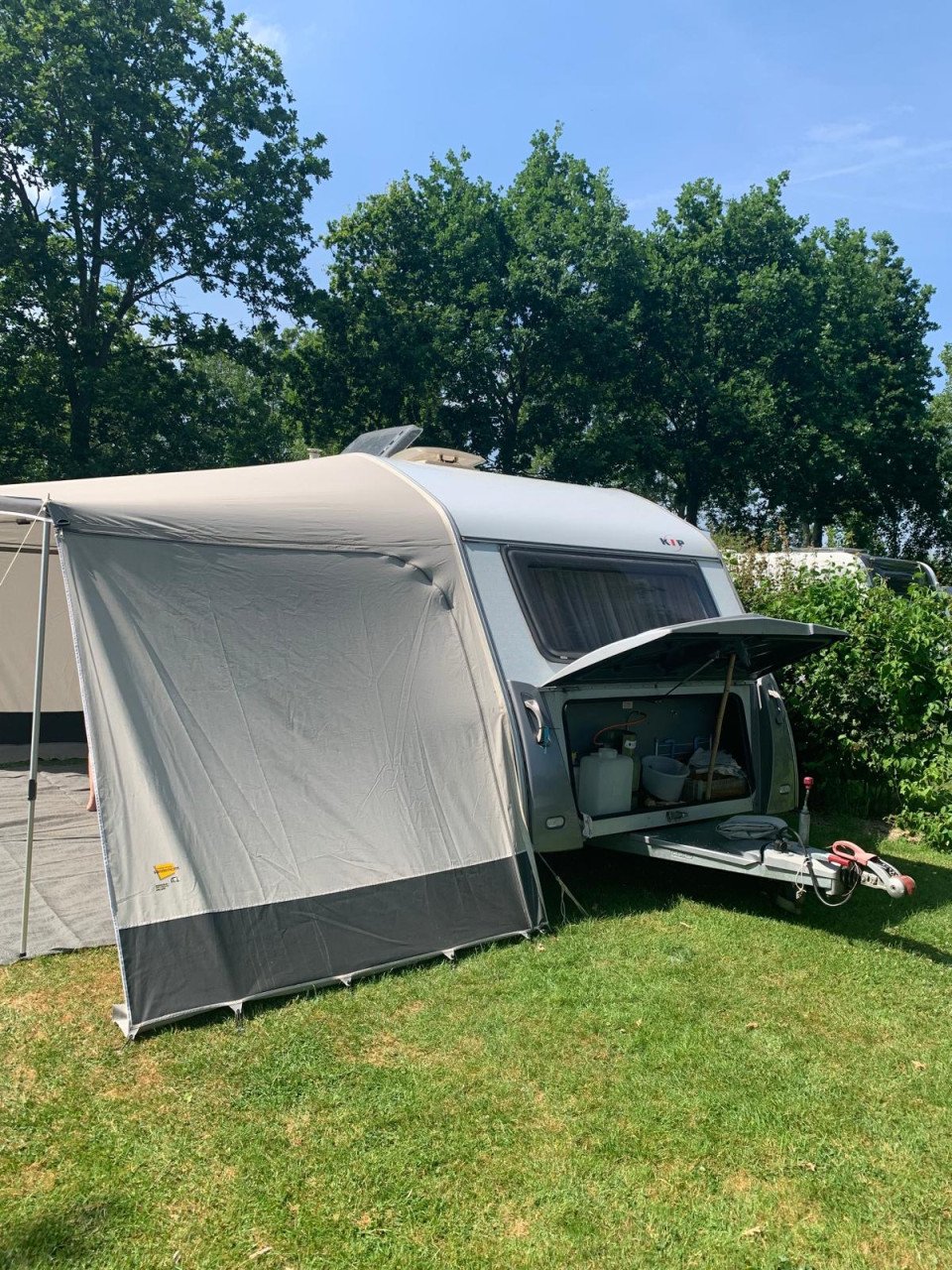 Caravan Kip Skyline 44 TDB Aircool Edition uit 2008