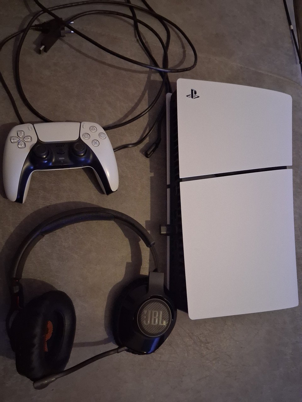 Playstation 5 digital version + JBL Gaming headset
