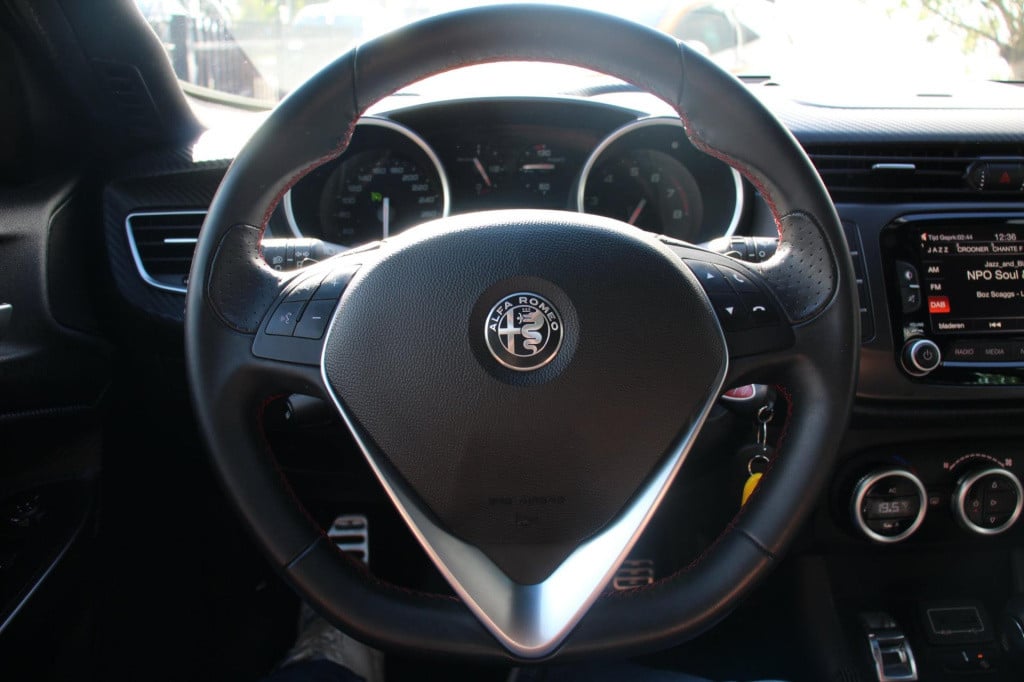 Alfa Romeo Giulietta 1.4 turbo multiair veloce tct - navi - cruise - uconne