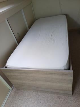 Tienerbed
