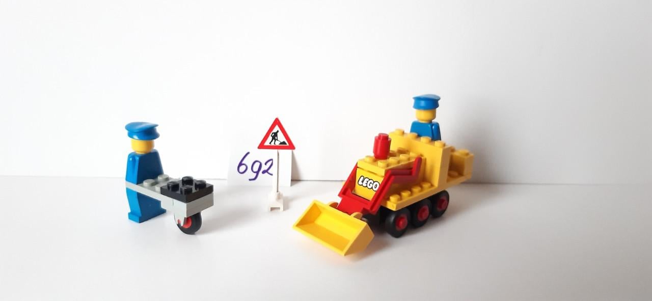 Lego Construction 692: Road Repair Crew, vintage