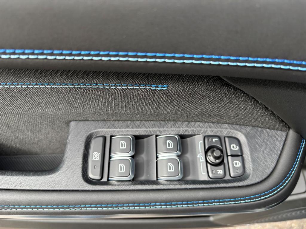 Lynk & Co 01 1.5td 261pk phev 7dcth| schuifdak|navi|my '23|1e eigenaar| rij