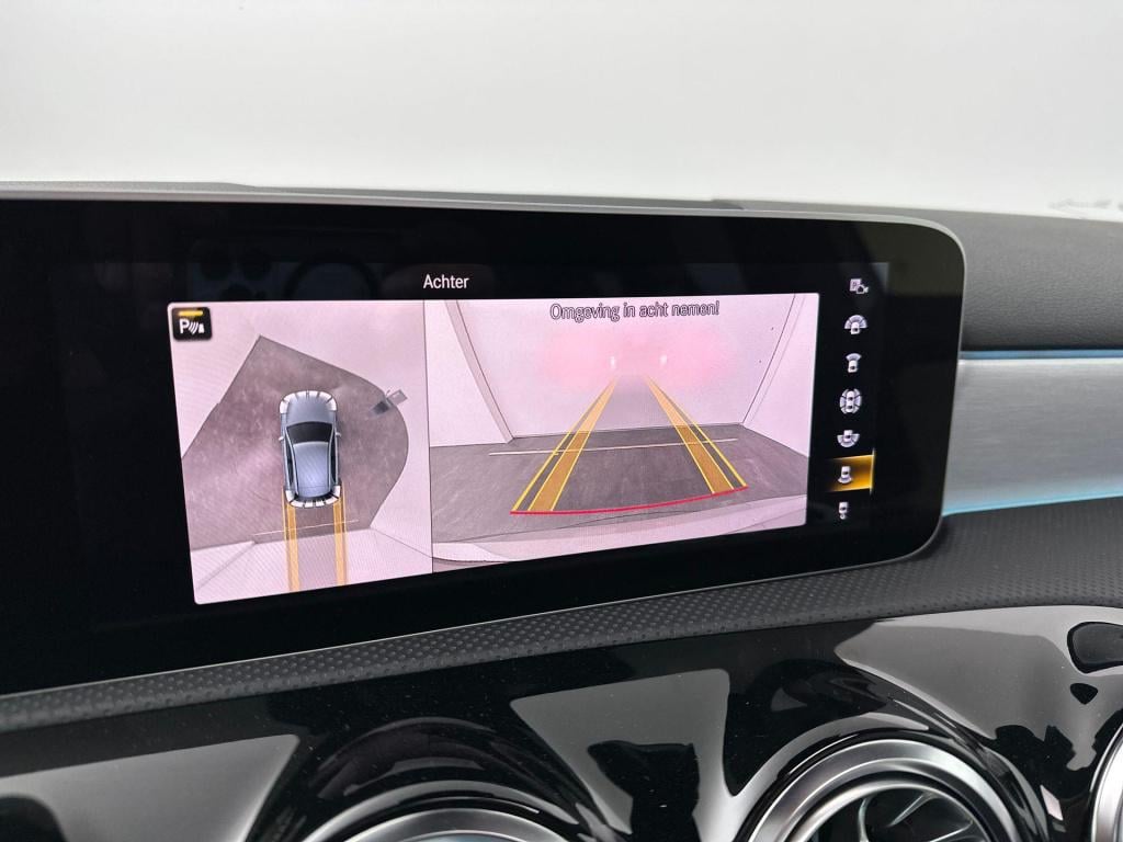 Mercedes-Benz A-Klasse 250 e amg line pano acc 360 leder