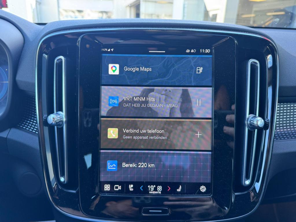 Volvo XC40 recharge p8 awd r-design