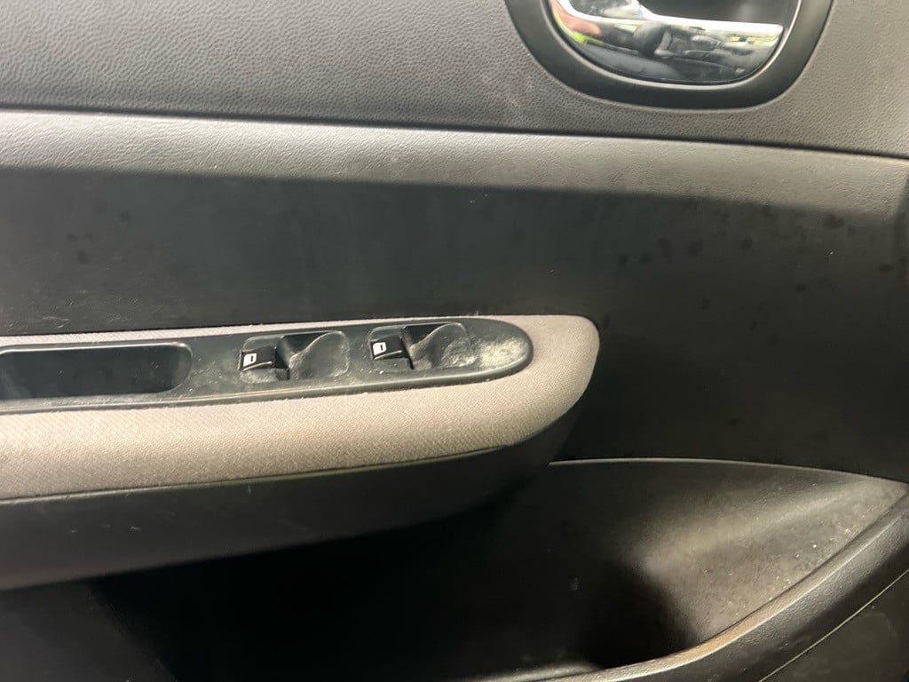 Peugeot 307-2004-5 deuren-trekhaak-radio/cd speler-igst-nw. apk-1450,=