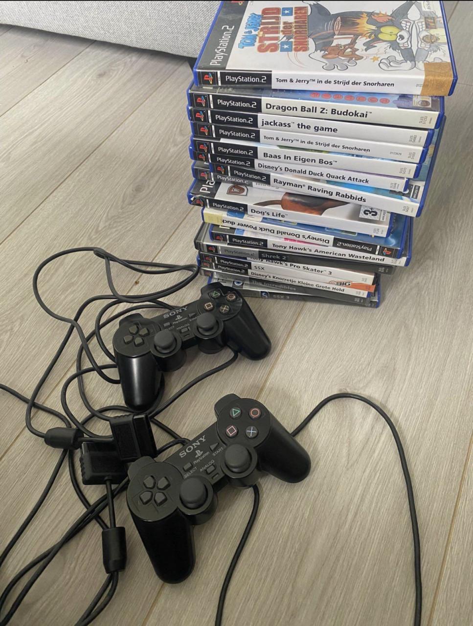 Ps2 met 2 consoles en games