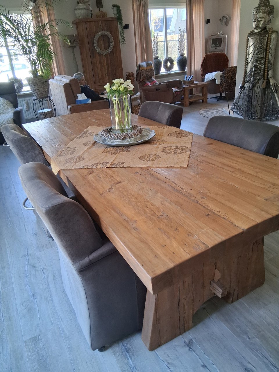 Eetkamertafel massief hout