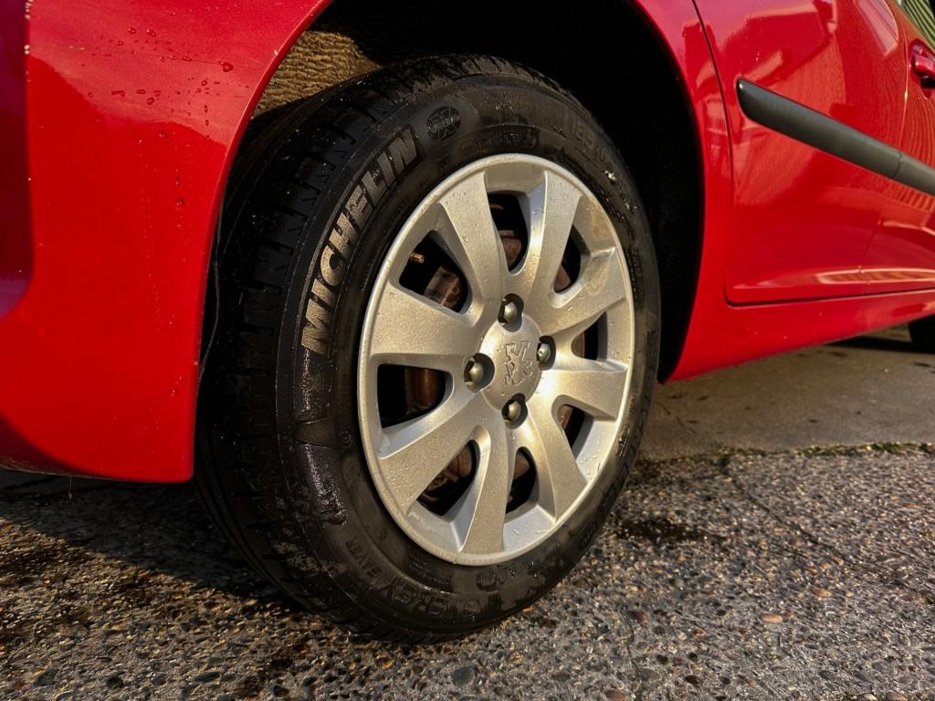 Peugeot 207 1.4 vti xr